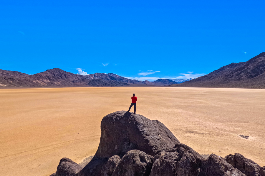 Sur le terrain ,en plein cœur de Death Valley